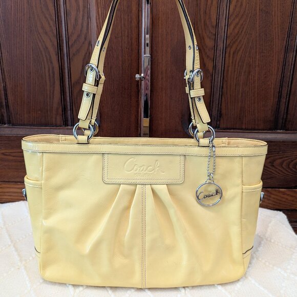 Coach Yellow Pleated Patent Leather Gallery Tote Hand/Shoulder Bag A1026-F13761 - Picture 1 of 12
